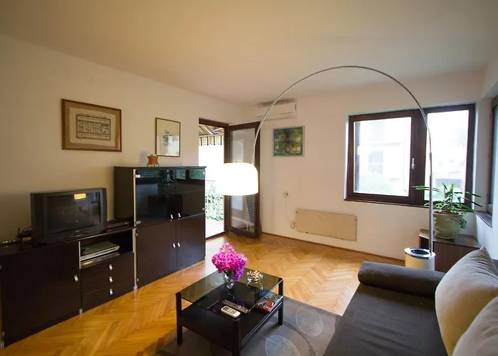 Cherry Apartment